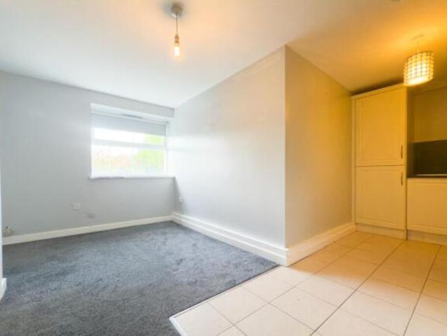 Flat for rent in Llandaff North, Cardiff