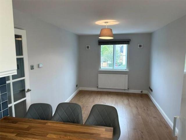 Flat for rent in Slough