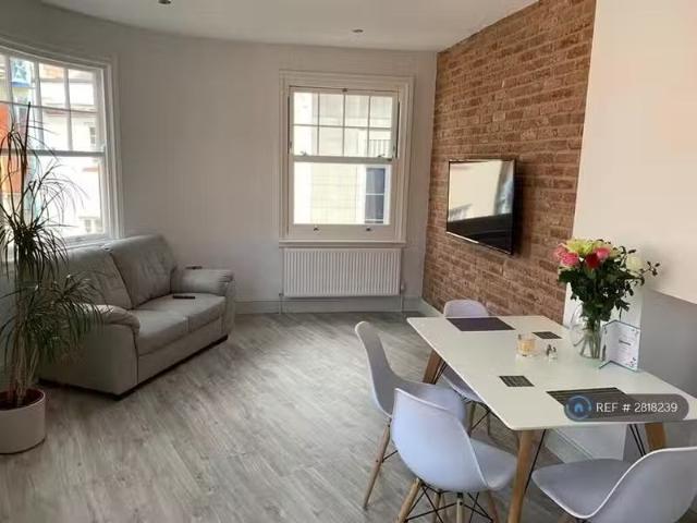 House for rent in Amblecote, West Midlands