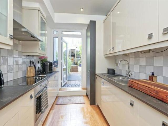 Flat for rent in Cat Hill