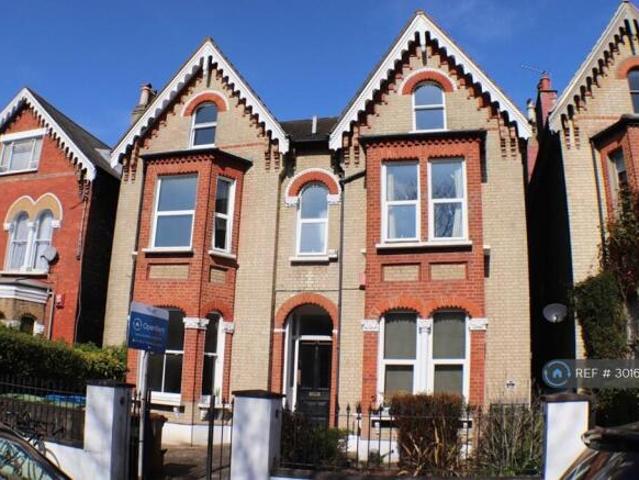 Flat for rent in Cat Hill