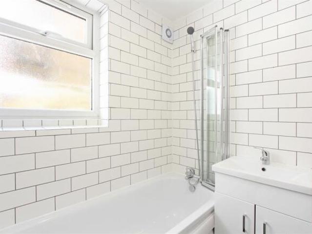Flat for rent in Cat Hill