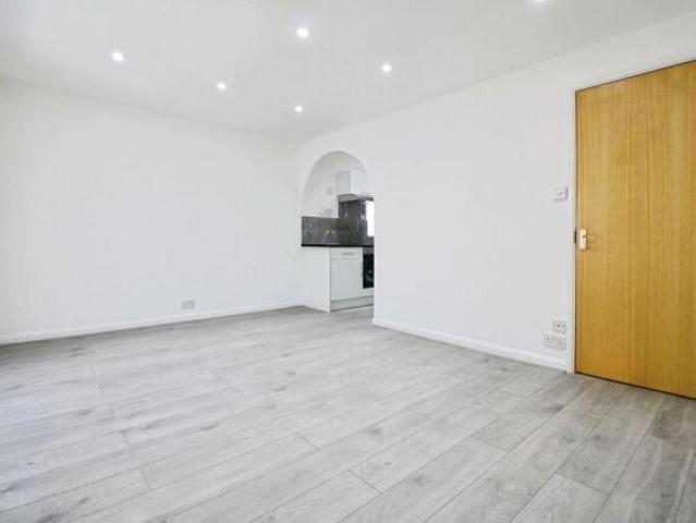 Flat for rent in Slough