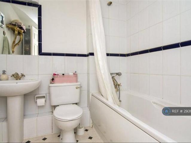 Flat for rent in Cat Hill