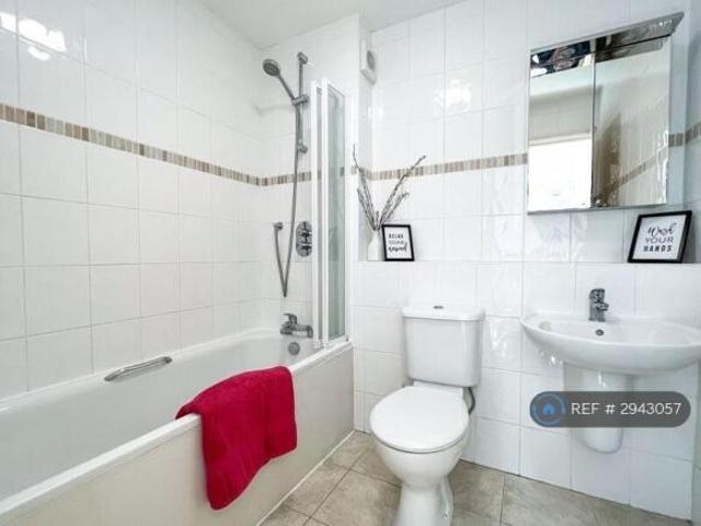 Flat for rent in Cat Hill