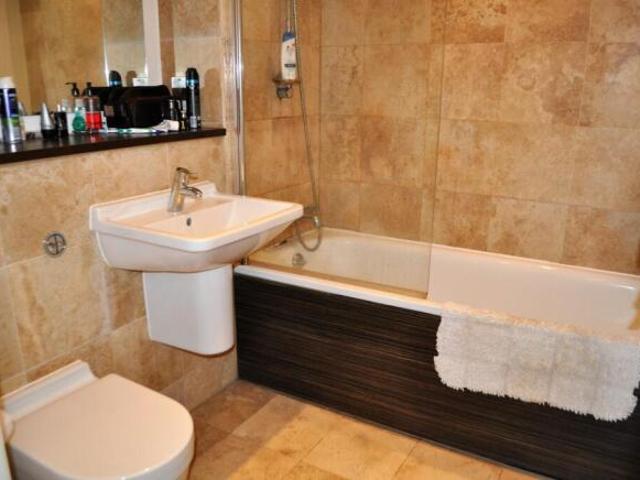 Flat for rent in Salford Quays, Salford