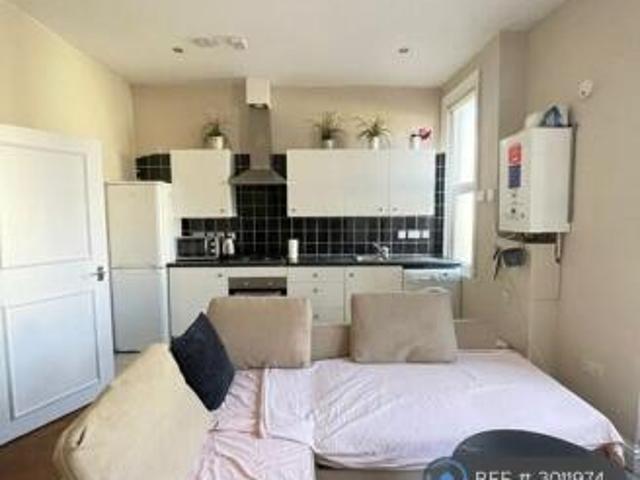 Flat for rent in Cat Hill