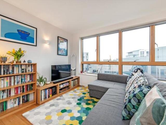 Flat for rent in Cat Hill