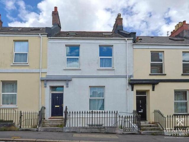 Flat for rent in Follaton, Strode