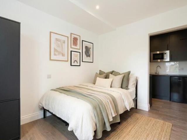 Flat for rent in Ealing, Greater London