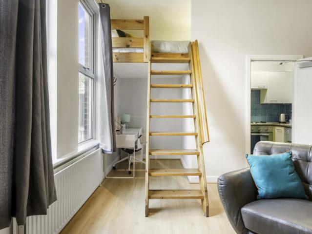 Flat for rent in Holbeck, West Yorkshire