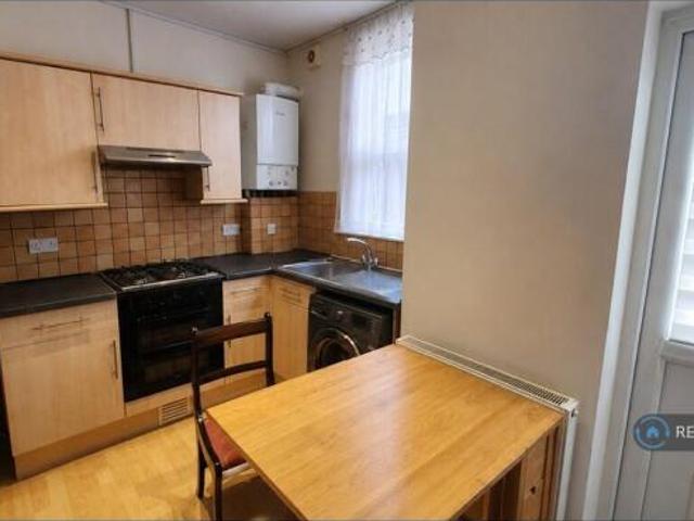 Flat for rent in Cat Hill