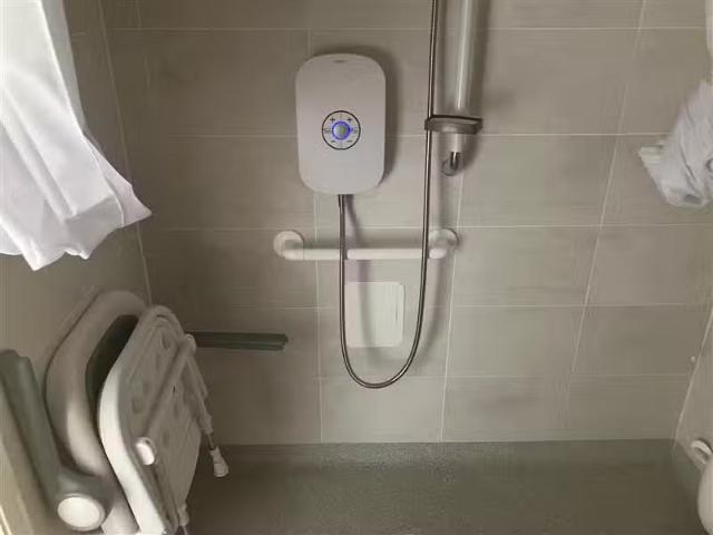 House for rent in Tong Street