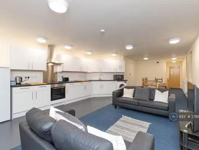 House for rent in Green Close, Warwickshire