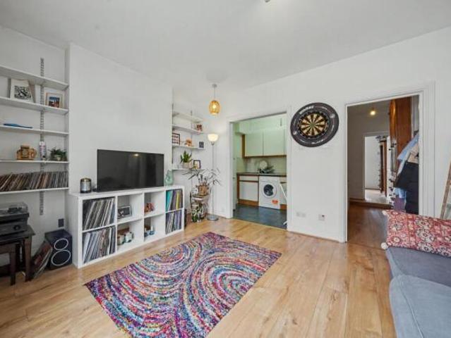 Flat for rent in Cat Hill