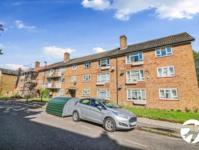 Flat for rent in Cat Hill, England