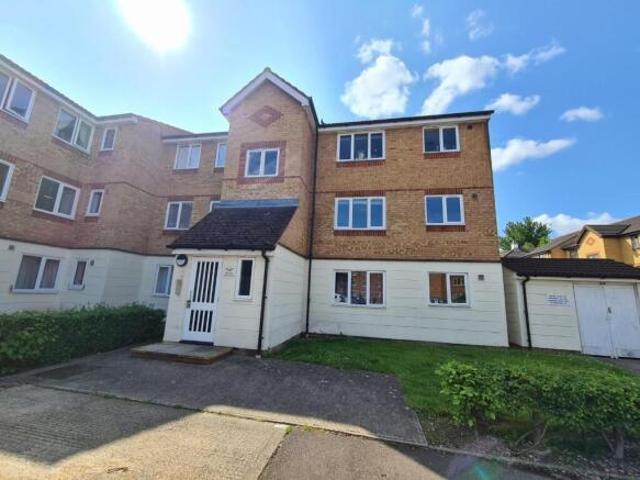 Flat for rent in London Borough of Sutton, Greater London