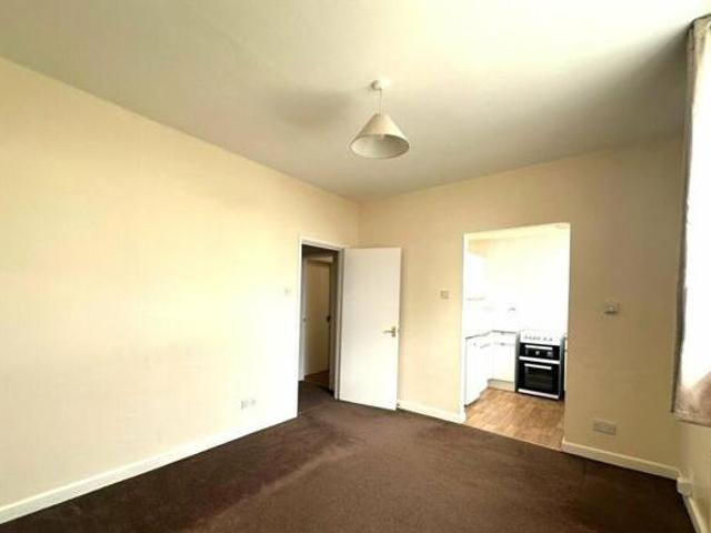 House for rent in Follaton, Strode
