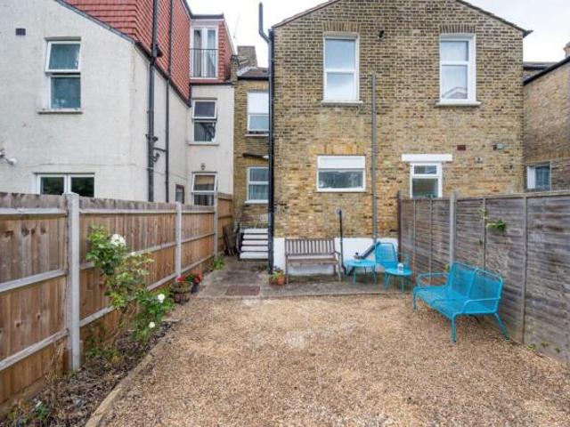 Flat for rent in Greater London