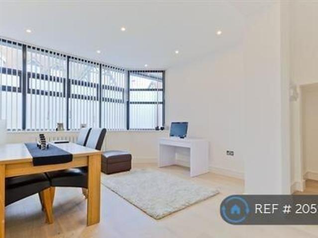 House for rent in New Malden, Greater London