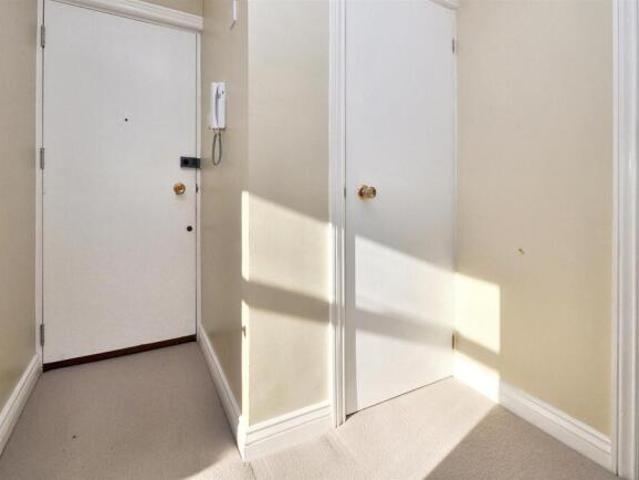 Flat for rent in Sydenham, Green Close