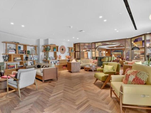 Flat for rent in Cat Hill