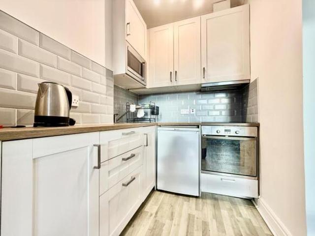 Flat for rent in Cathcart, Scotland