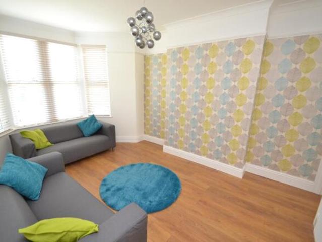 Flat for rent in Penylan, Falcon Lodge