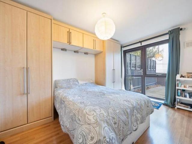 Flat for rent in Cat Hill