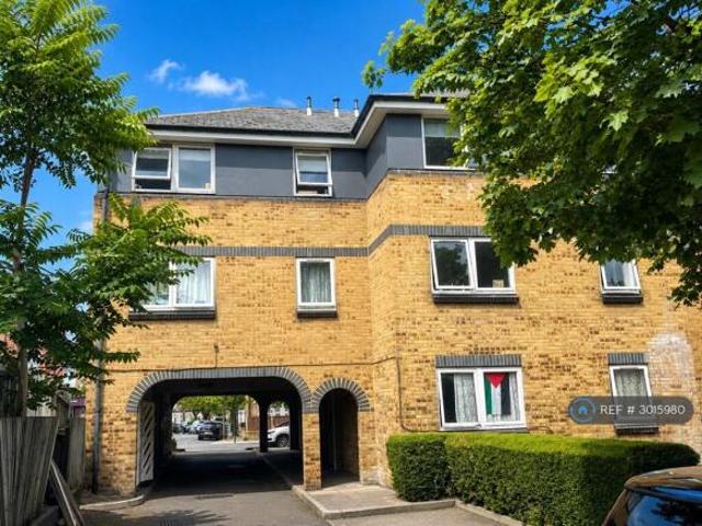Flat for rent in Cat Hill