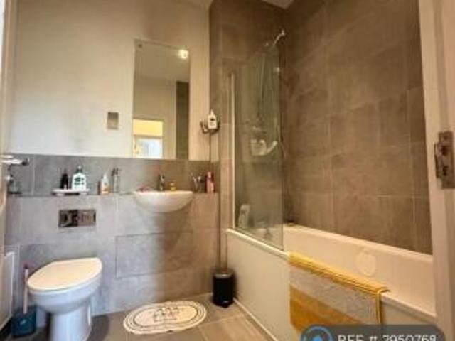 Flat for rent in Cat Hill