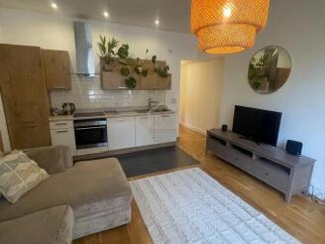Flat for rent in Roath, Wales