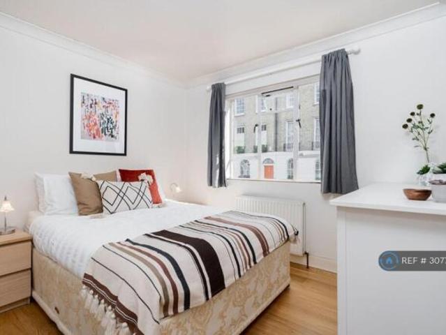 Flat for rent in Cat Hill, England
