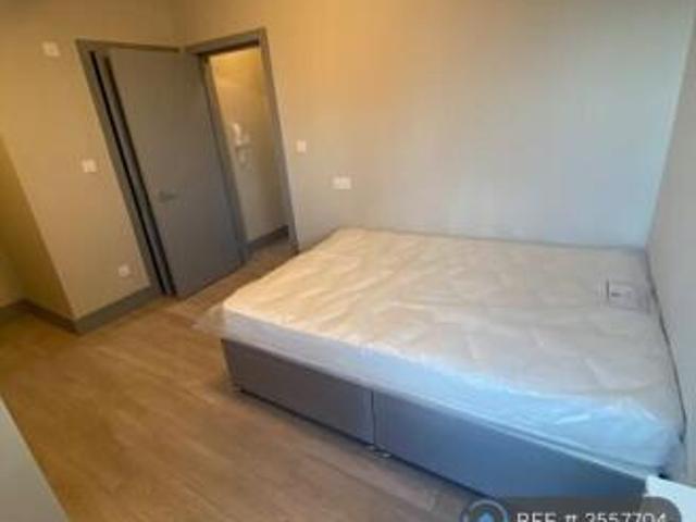 Flat for rent in Cat Hill