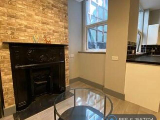 Flat for rent in Cat Hill