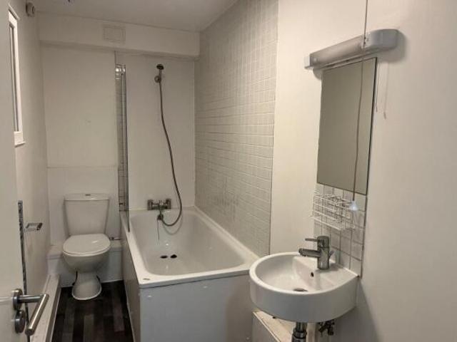 Flat for rent in Cat Hill