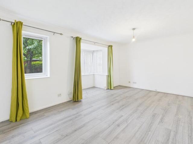Flat for rent in Ashill, St John's Wood