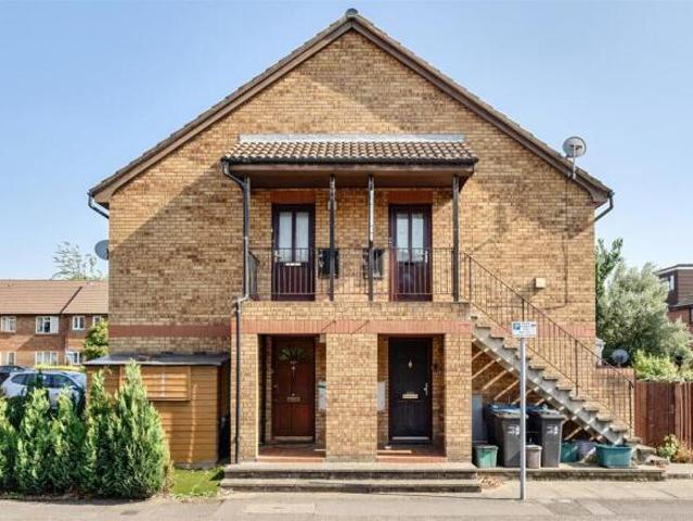 Flat for rent in Brandis Corner, Devon