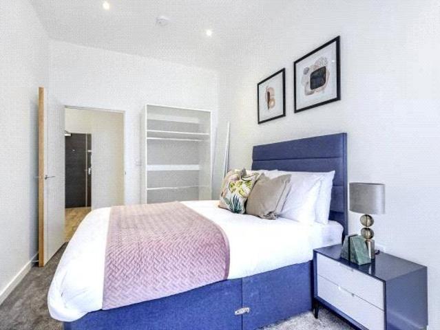 Flat for rent in Swindon, England