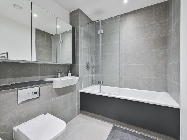 Apartment for rent in Queen's Park, Greater London