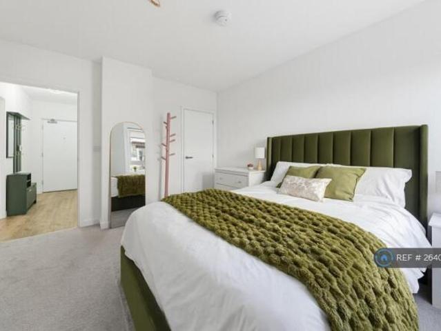 Flat for rent in North Woolwich, Greater London