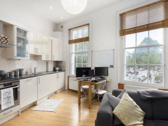 Flat for rent in Cat Hill
