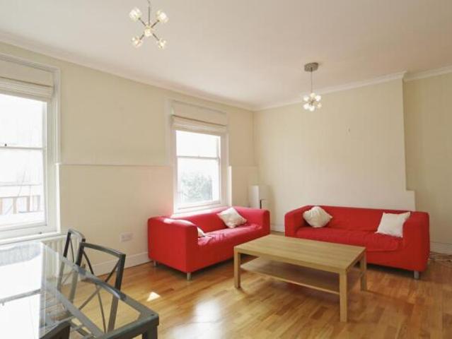 Flat for rent in Cat Hill, England