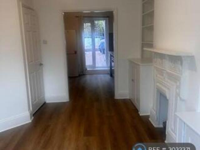 Flat for rent in Cat Hill
