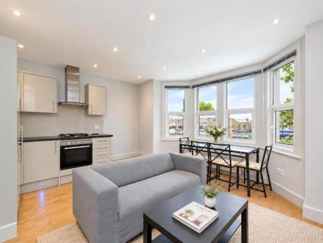 Flat for rent in Cat Hill