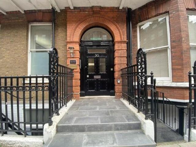 Flat for rent in Cat Hill