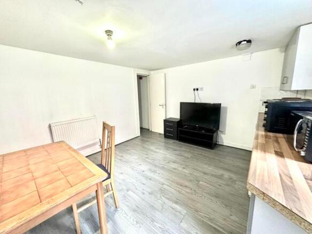 Flat for rent in Osmondthorpe, West Yorkshire