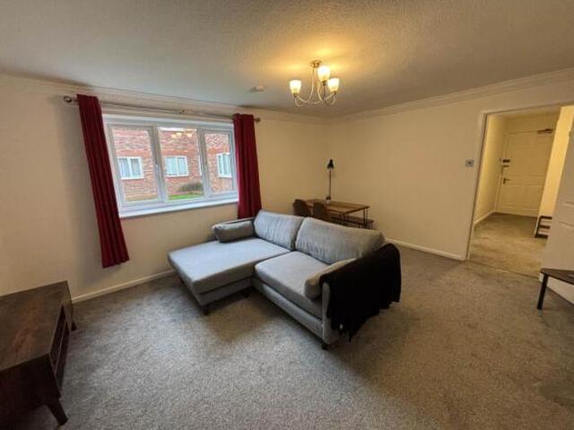 Flat for rent in Bury, Greater Manchester