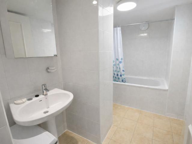 Flat for rent in Cat Hill