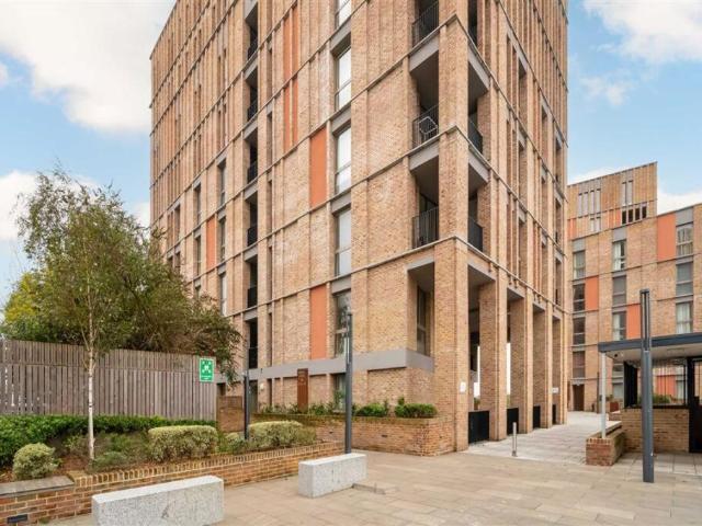 Flat for rent in Dollis Hill